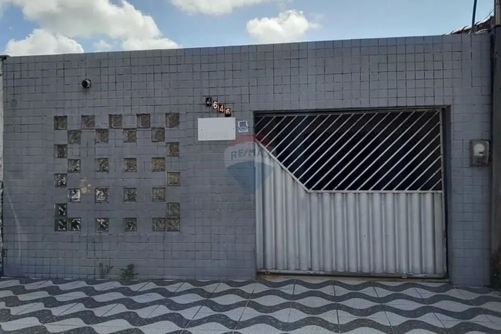 Vendo Casa com 2/4 em Nova Cidade - (Aceita Permuta)