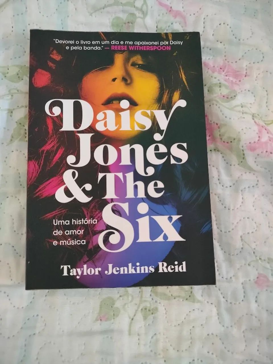 Livro Daisy Jones & The Six
