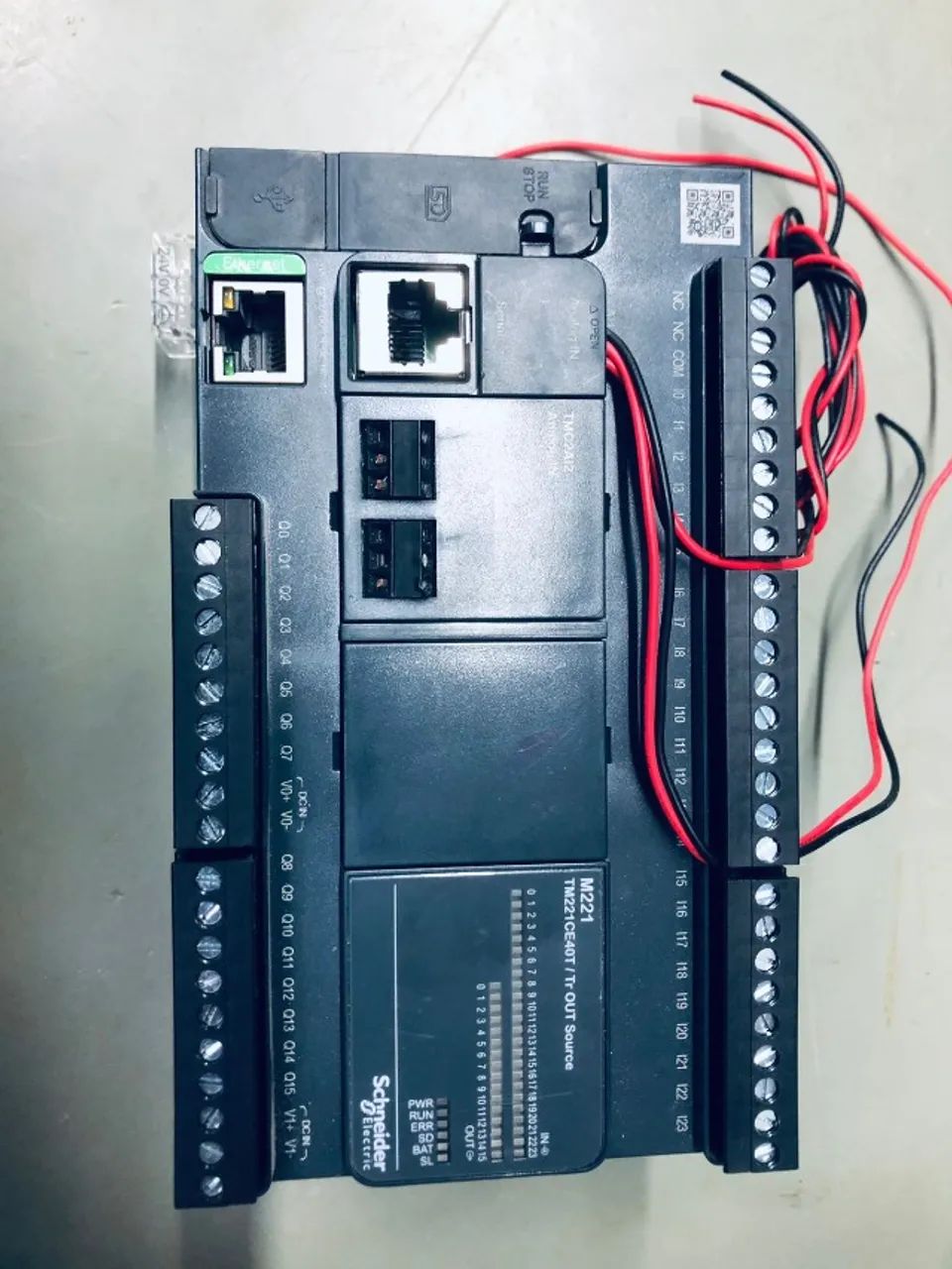 CLP (Controlador Lógico Programável) Schneider