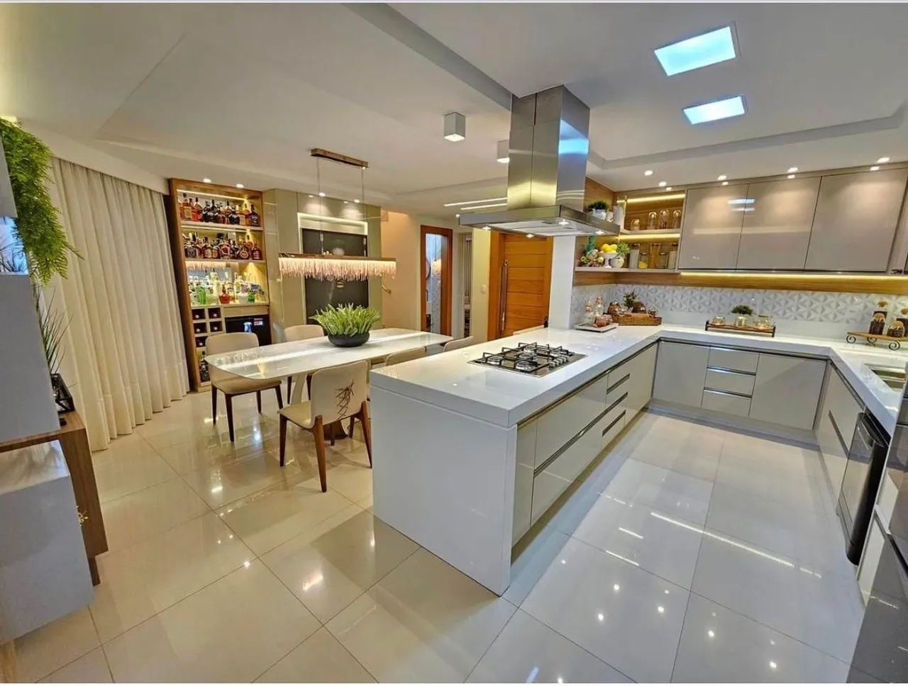 Casa  luxuosa de alto padrão para locação Anual. - Foto 7