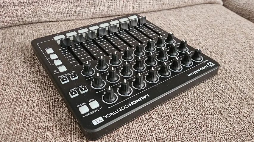 Novation Launch Control XL v2 - Instrumentos musicais - Parque das