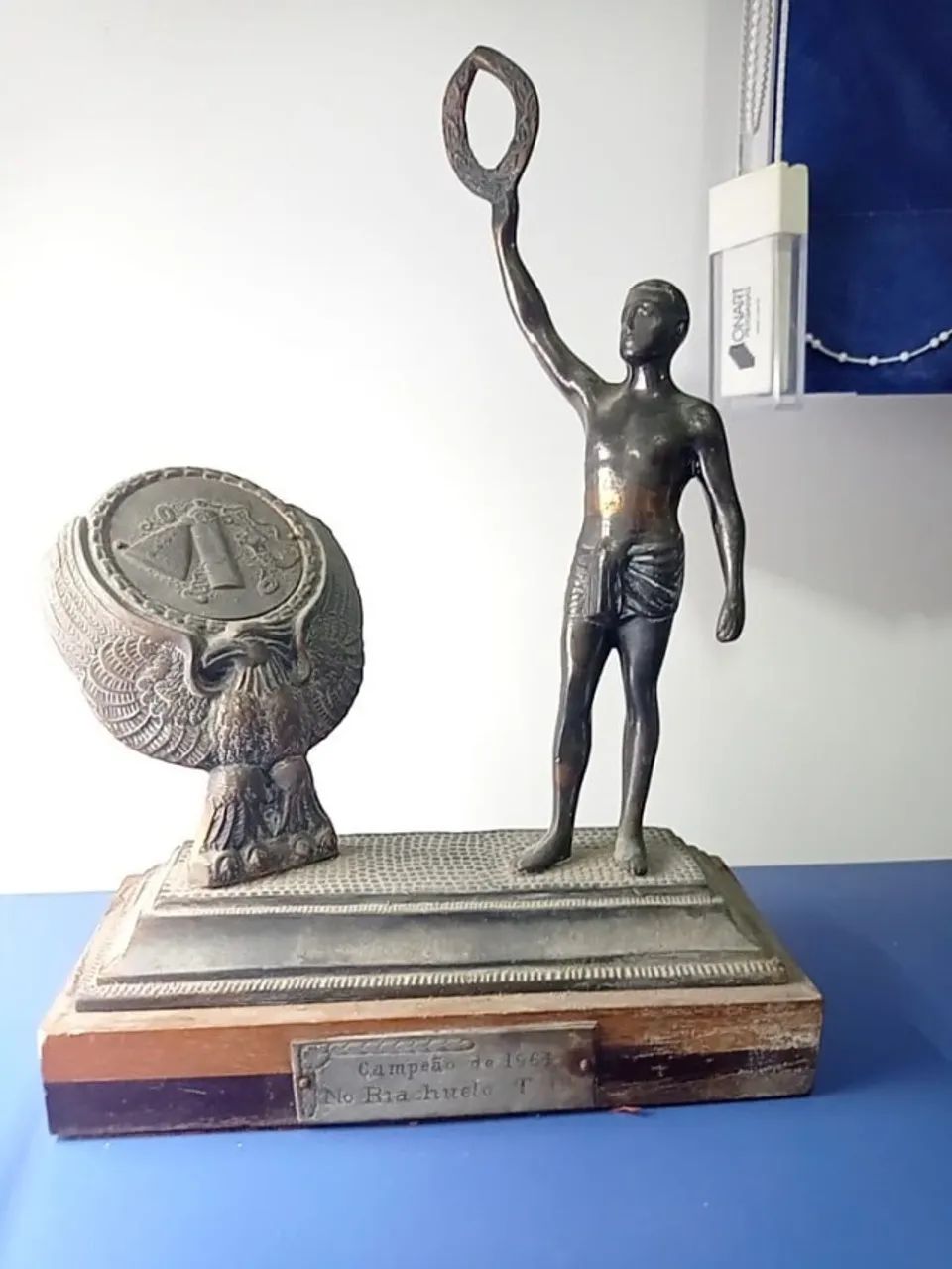troféu antigo de 1964 antiguidade
