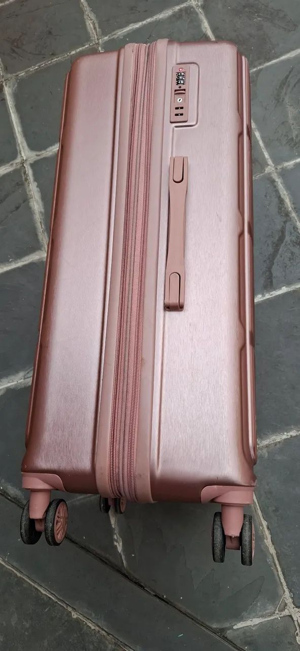 Mala rígida rosa cintilante Bagaggio, 73 alt x 47 larg x 31 prof. Falta 1 roda. Resto ok. - Foto 2