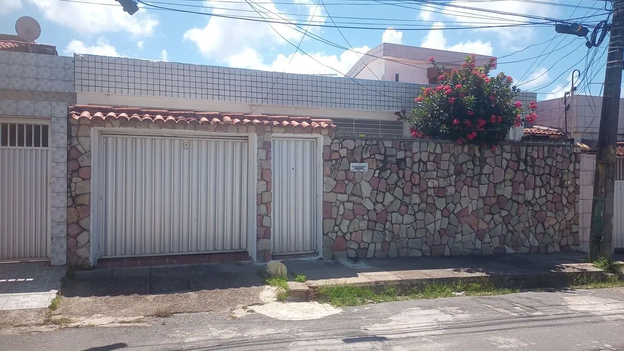 Aluga-se Casa em Olinda-PE (04) quartos 