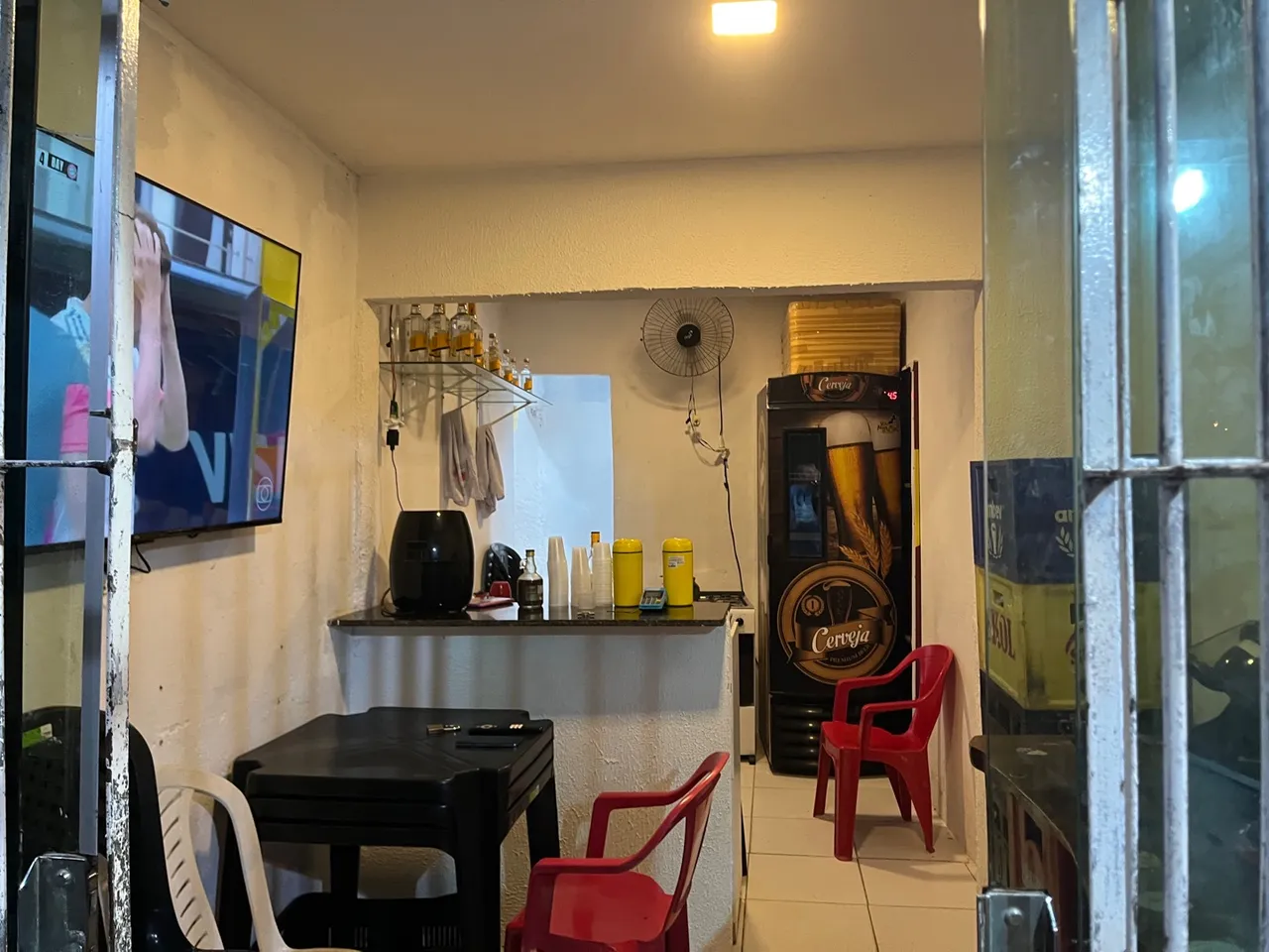 Vende se um ponto comercial