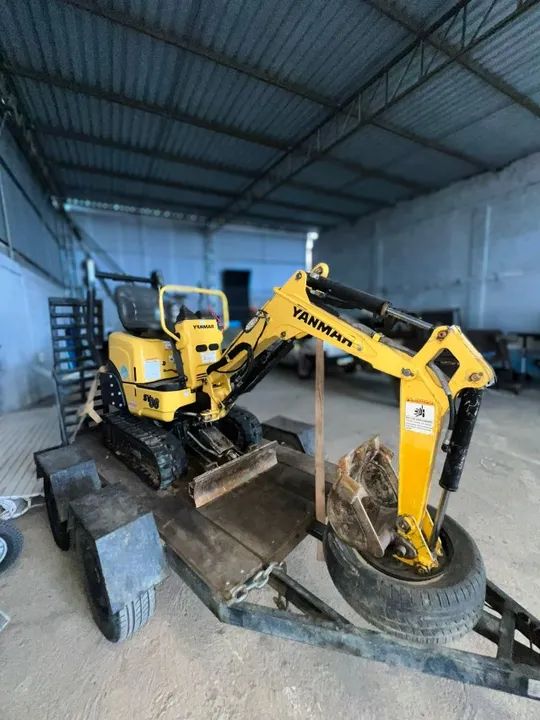 Retroescavadeira Mini YANMAR SV08 2021