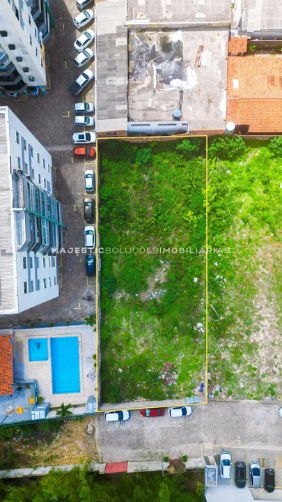 Vendo um terreno a 1 quadra da Av. São Luís Rei de frança, próximo ao INCRA TURU