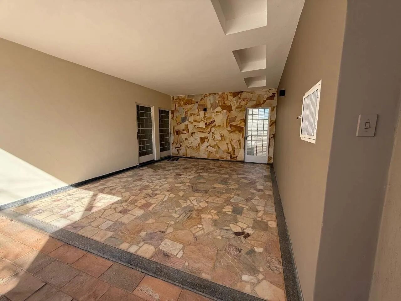 Casa comercial à venda, 3 quartos, 1 suíte, 2 vagas, Vila Rosa - Itapetininga/SP