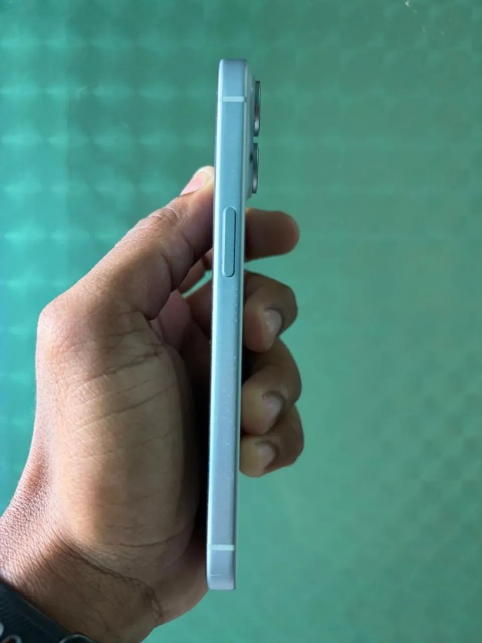 Vendo Iphone 15 128GB, cor branco e na caixa original. - Foto 2