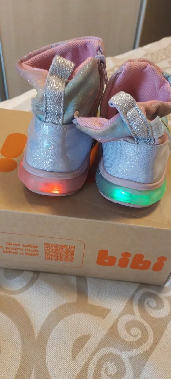 Bota infantil marca Bibi com led - 26 - Foto 4