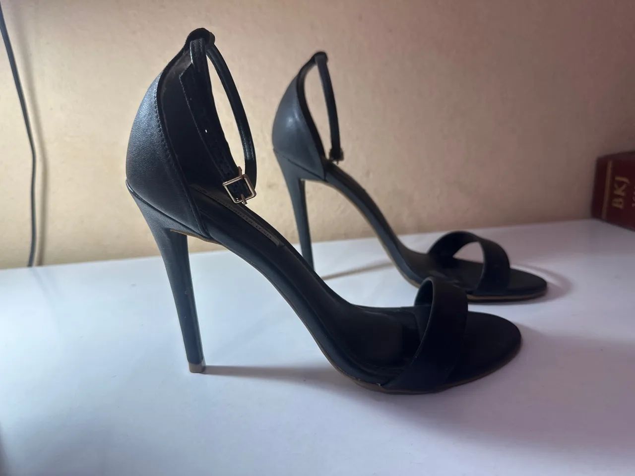 Salto preto - sapatinho de luxo