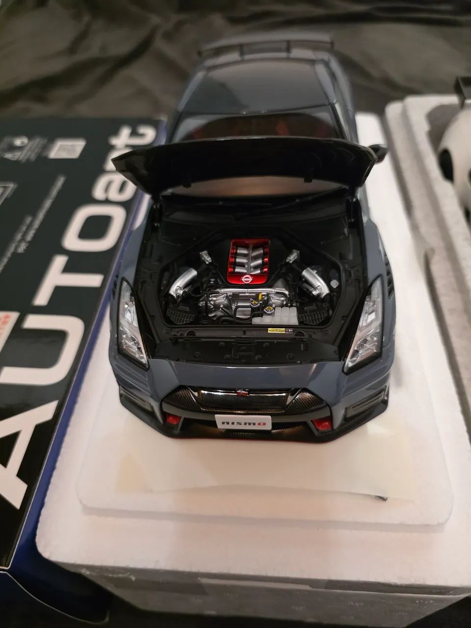 AutoArt Nissan GT-R Nismo e FIA GT1 - Hobbies e coleções