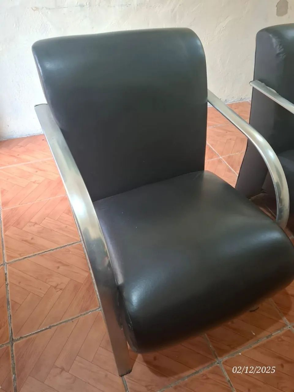 Conjunto de 2 Poltrona semi novo  - Foto 2