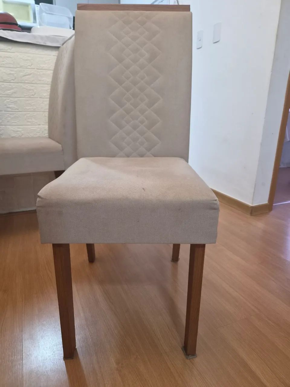 Mesa 6 lugares com 4 cadeiras - Foto 2