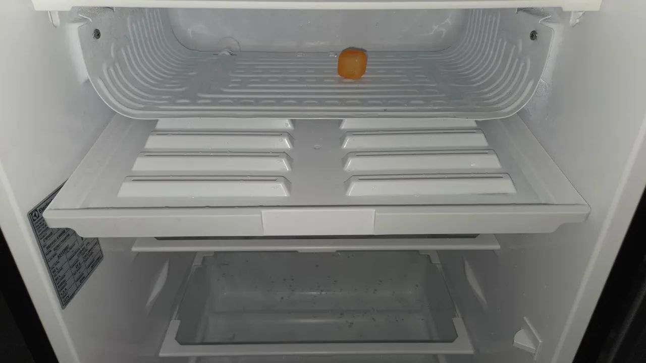 Frigobar Electrolux 90L - Foto 5