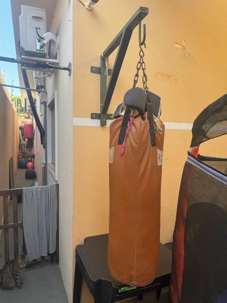 Vendido . Saco de boxe com suporte em aço 