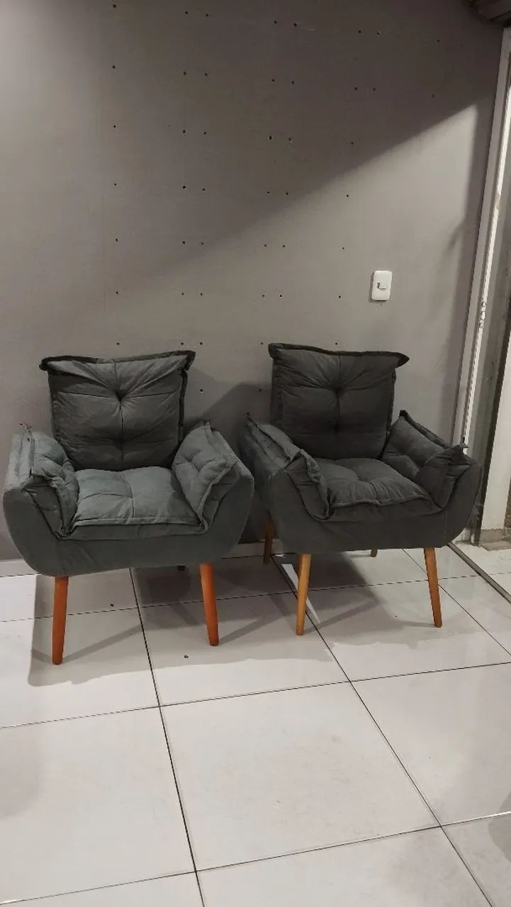 Promoção a unidade 350 e o par 699,99 Poltronas novas modelo namoradeira bem acolchoada 