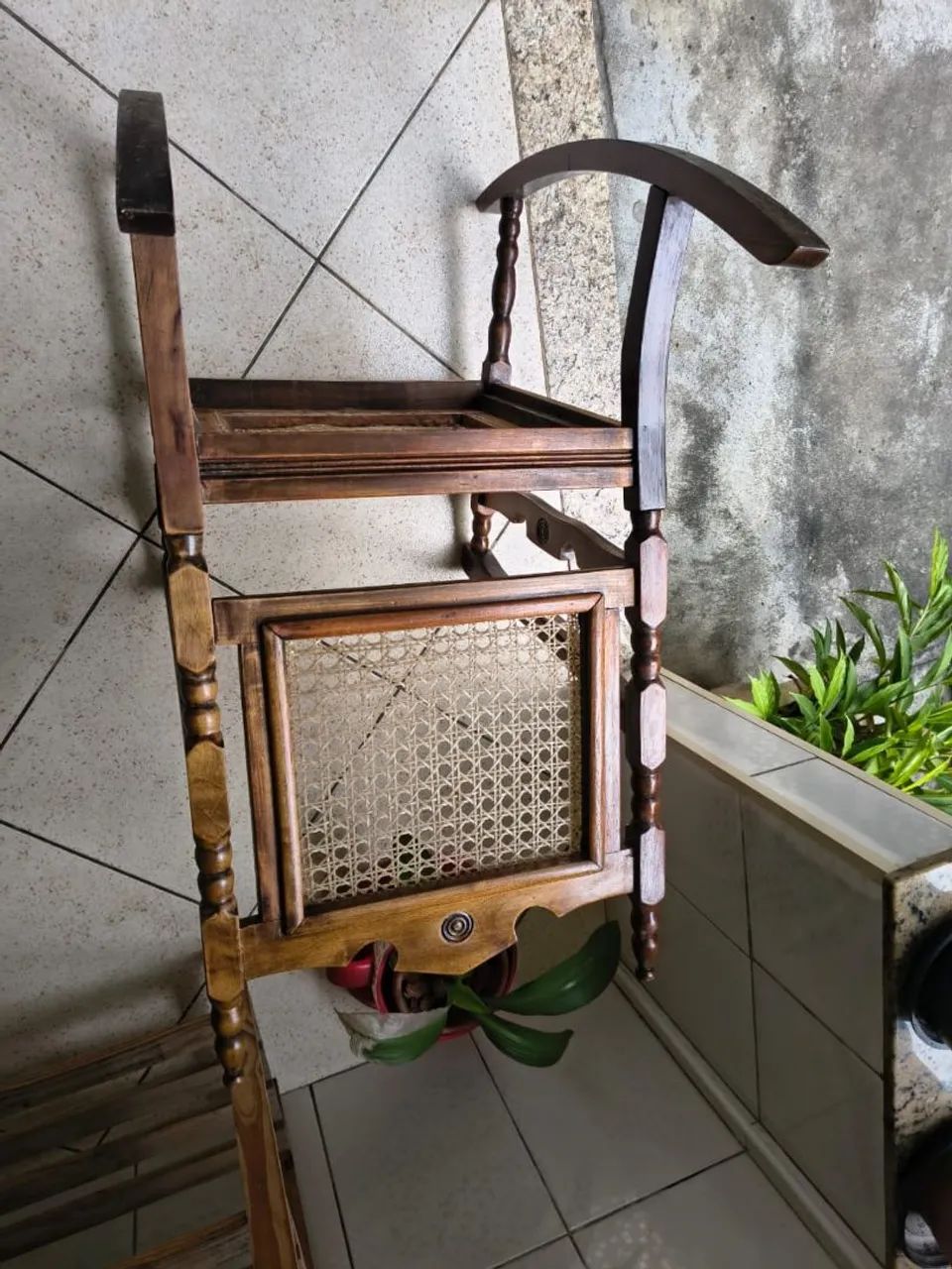 Cadeira de Balanço Madeira Maciça Retrô - Foto 4