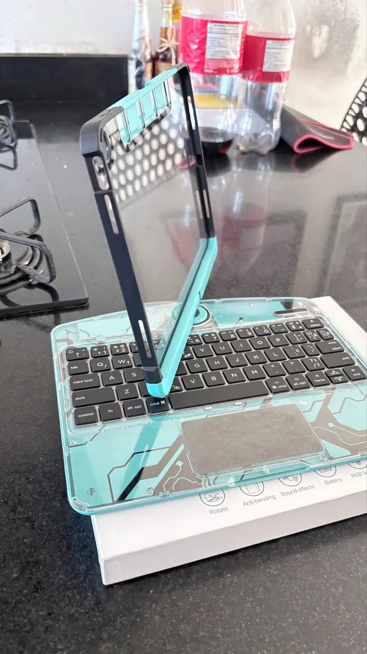 Capa teclado iPad Led rotatória novíssima  - Foto 2