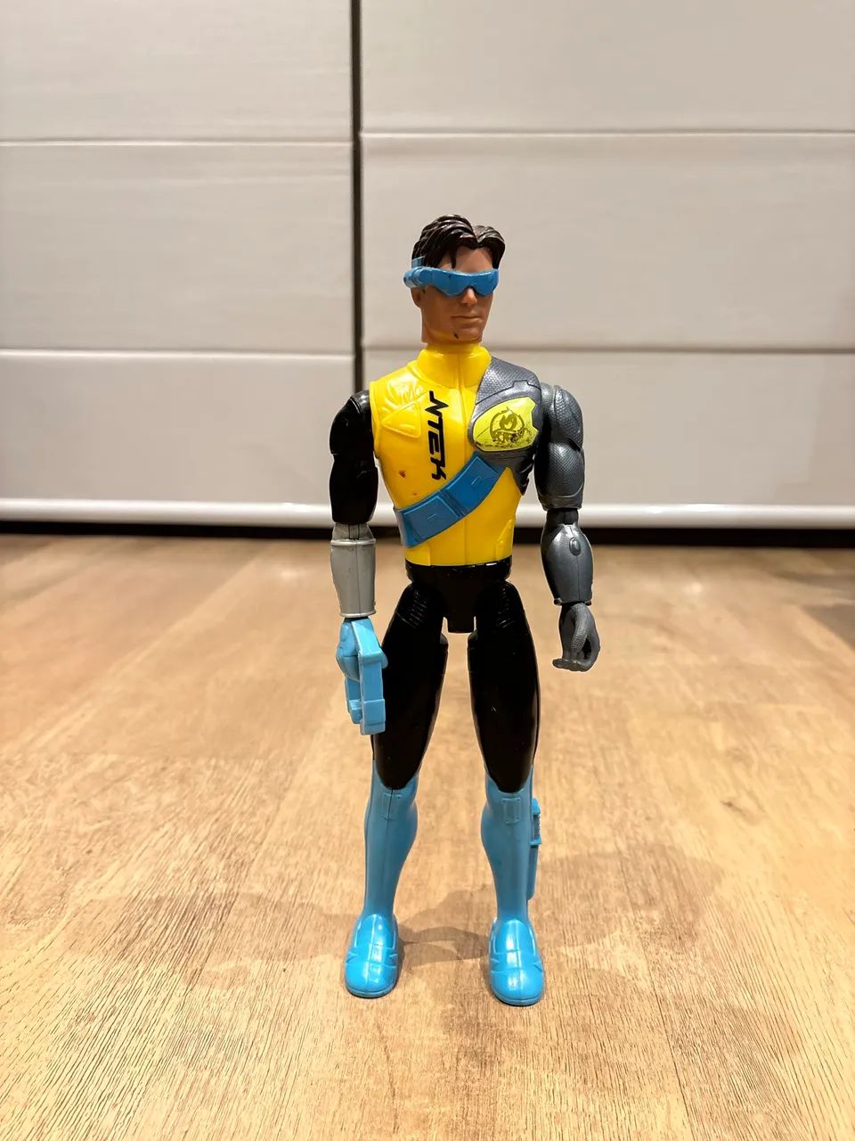 Boneco maxsteel amarelo