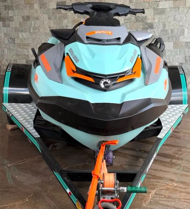 Jet-Ski Seadoo Wake Pro 230 2022
