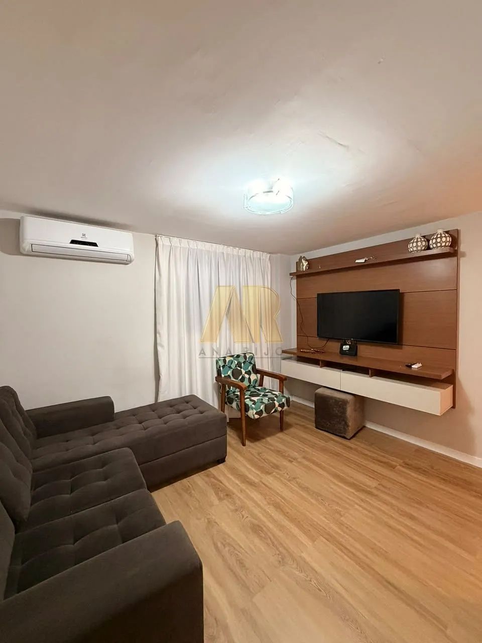 APARTAMENTO COM 2 QUARTOS MOBILIADO