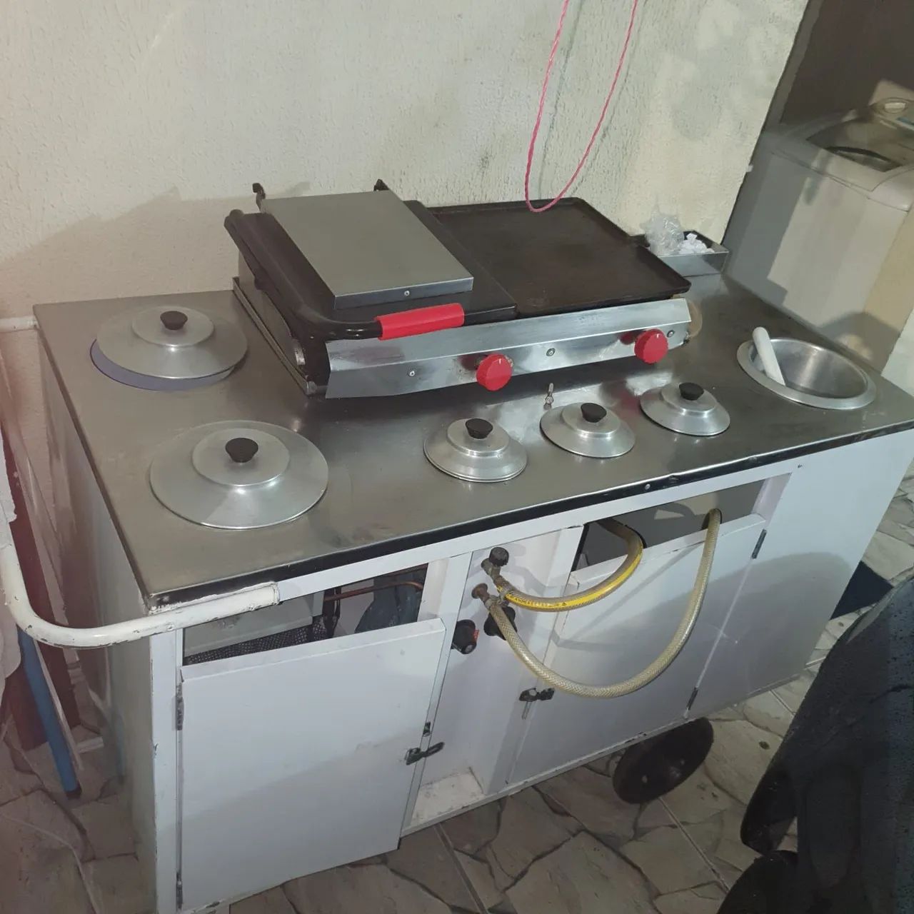 Vende-se carrinho para lanches e dogues 