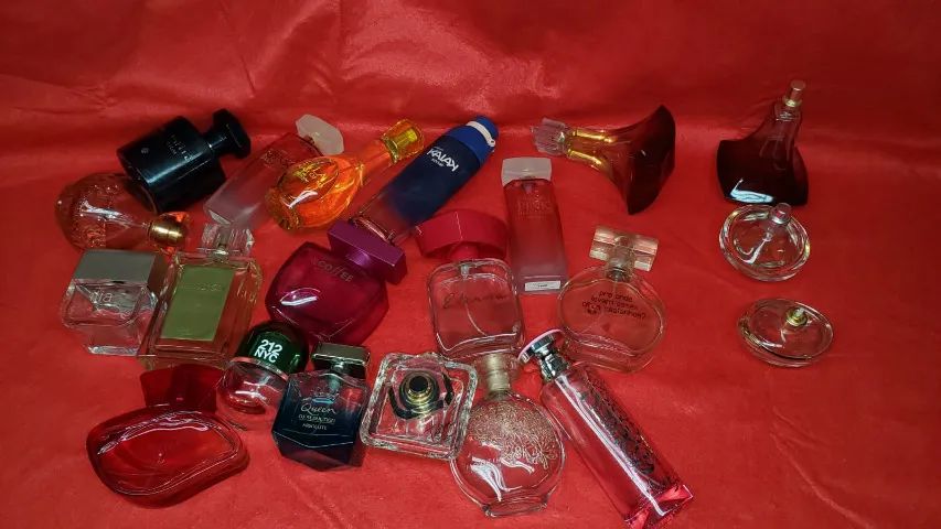Coleção de Frascos de Perfumes Diversos - 20 Unidades - Foto 2
