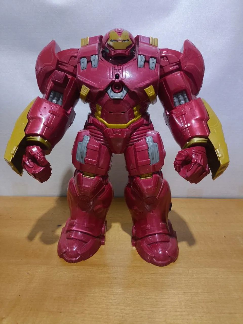 Boneco Hulkbuster Eletrônico Marvel Hasbro 35cm - Original Titan Hero Tech