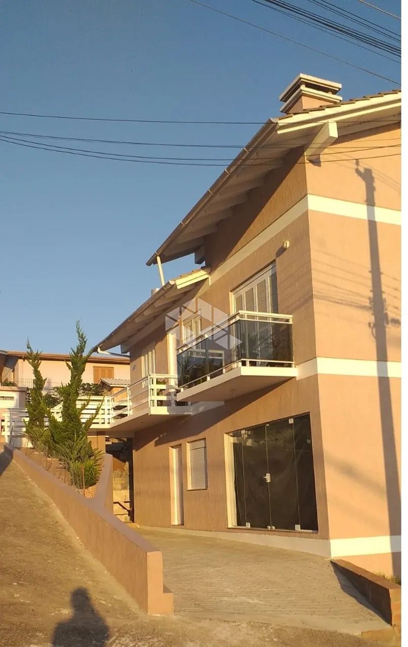 Casa com 3 Dormitórios e sala comercial - Foto 5