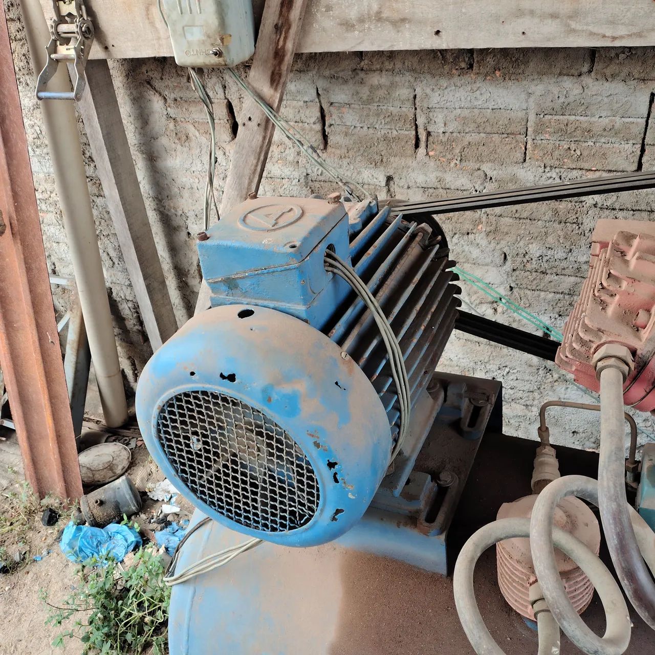 Vendo este compressor de ar de 250 libras  - Foto 3