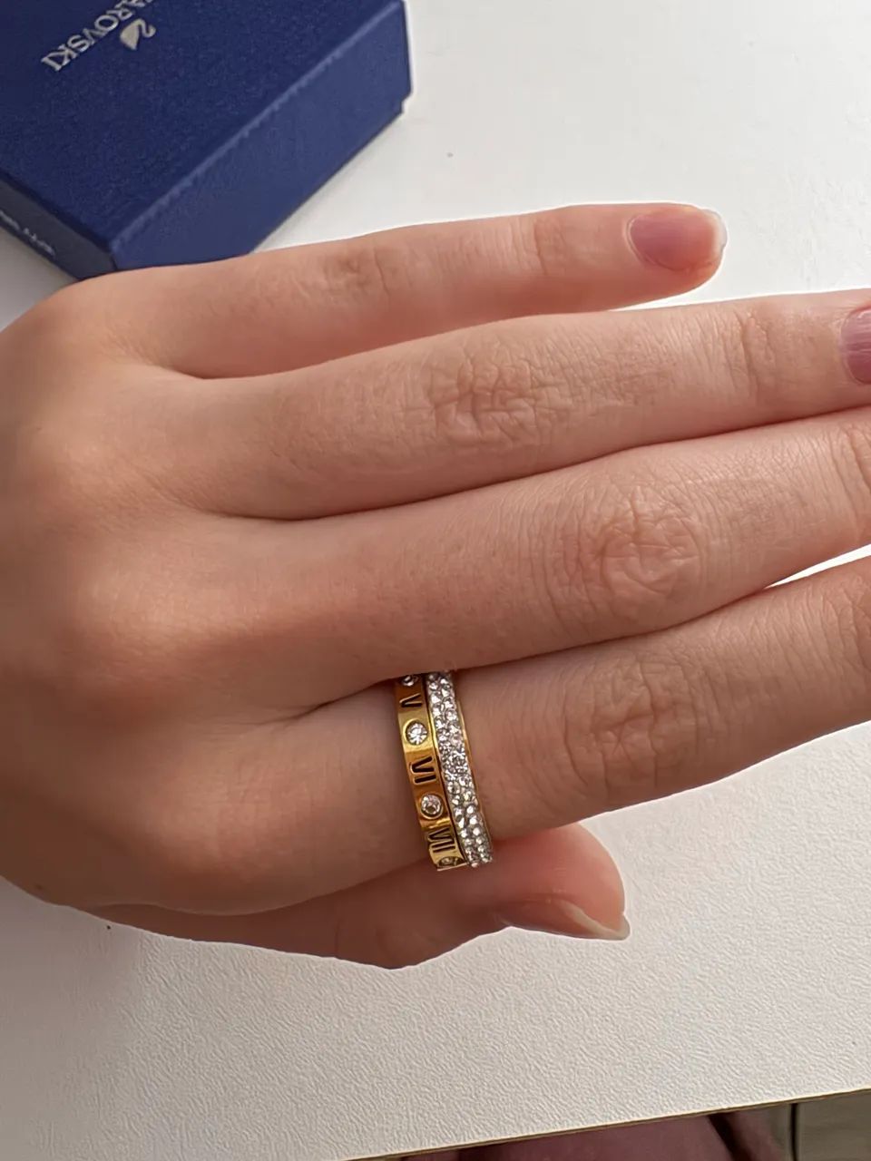 Anéis banhadas a ouro e com zircônia 
