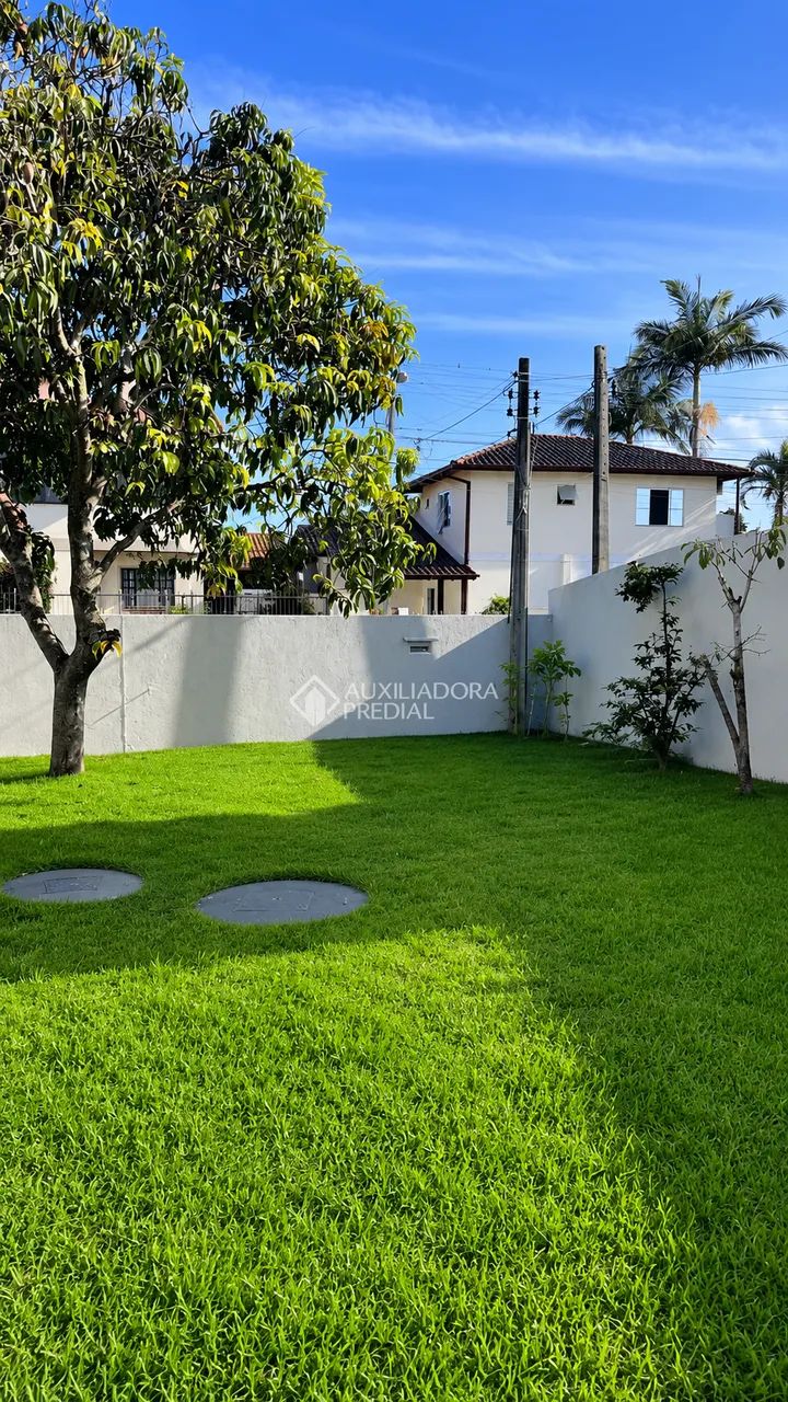 Casa com 3 quartos e 200m² à venda em Carianos, Florianópolis. - Foto 2