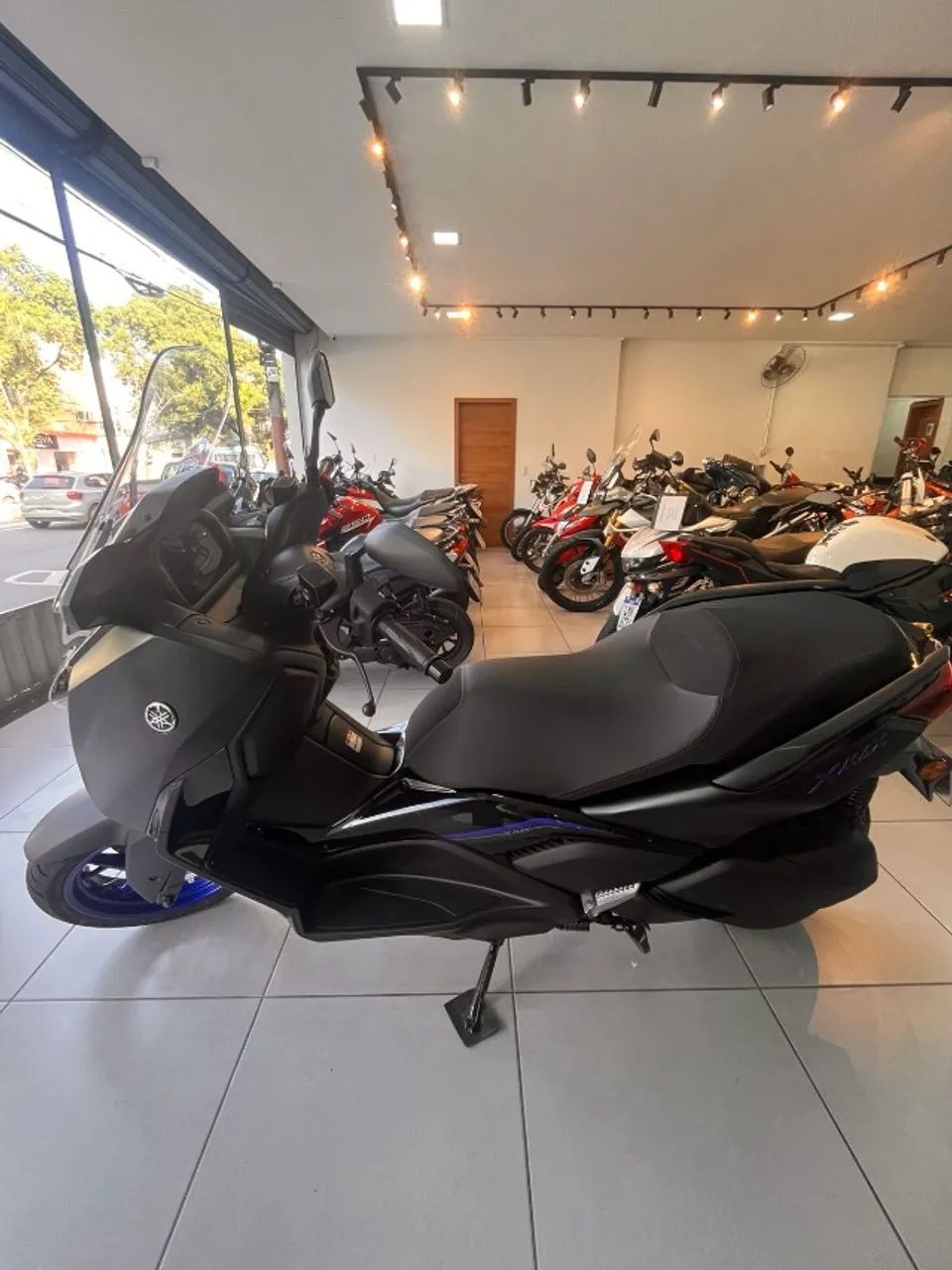 YAMAHA XMAX 300 - Foto 5