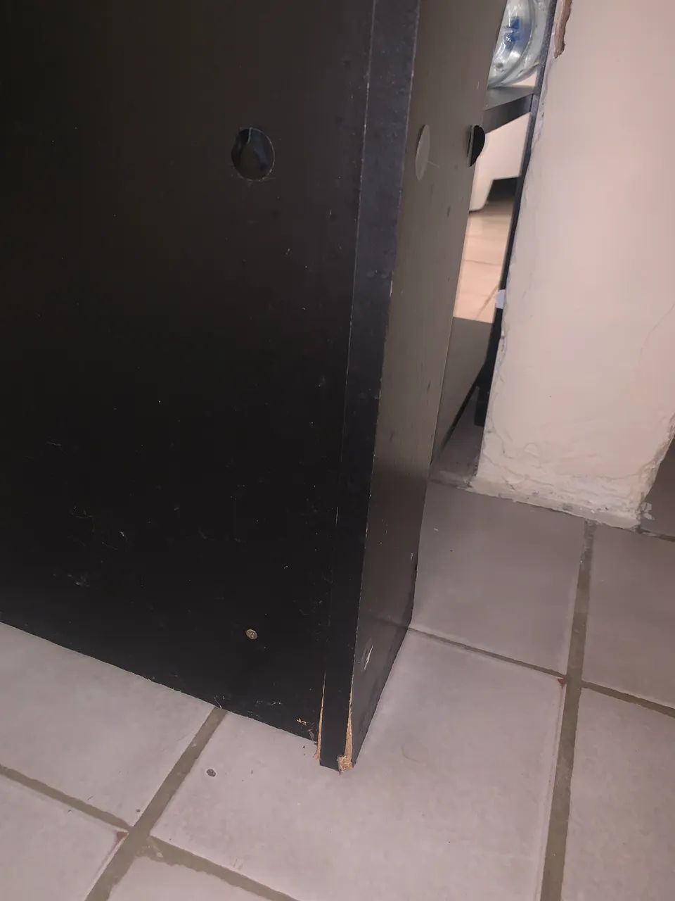 VENDO MESA COM 3 CADEIRAS - Foto 3