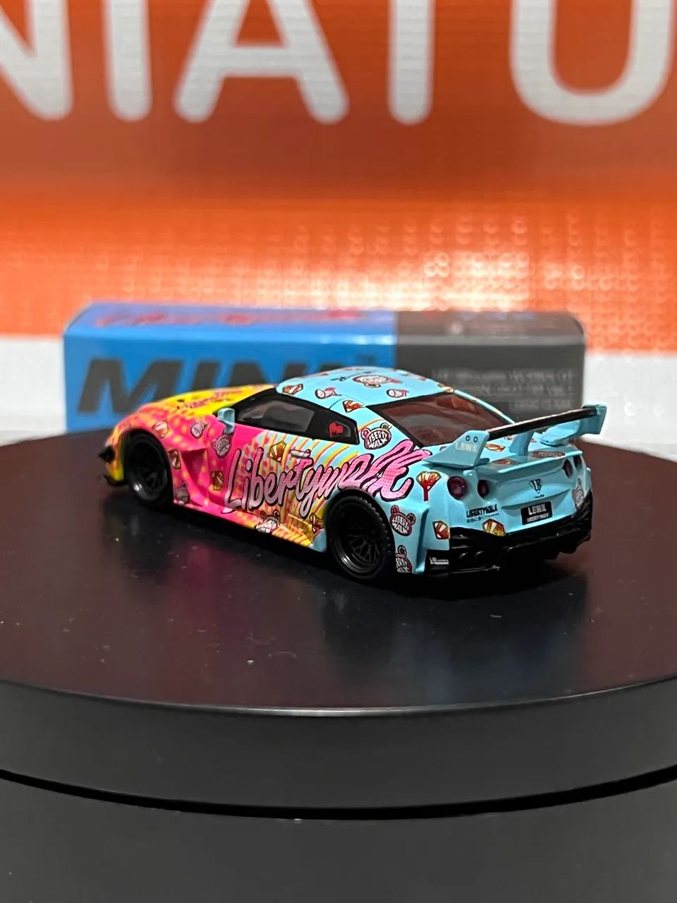 Mini GT Nissan GT-R R35 LBWK Liberty Walk 1:64 - Peças e