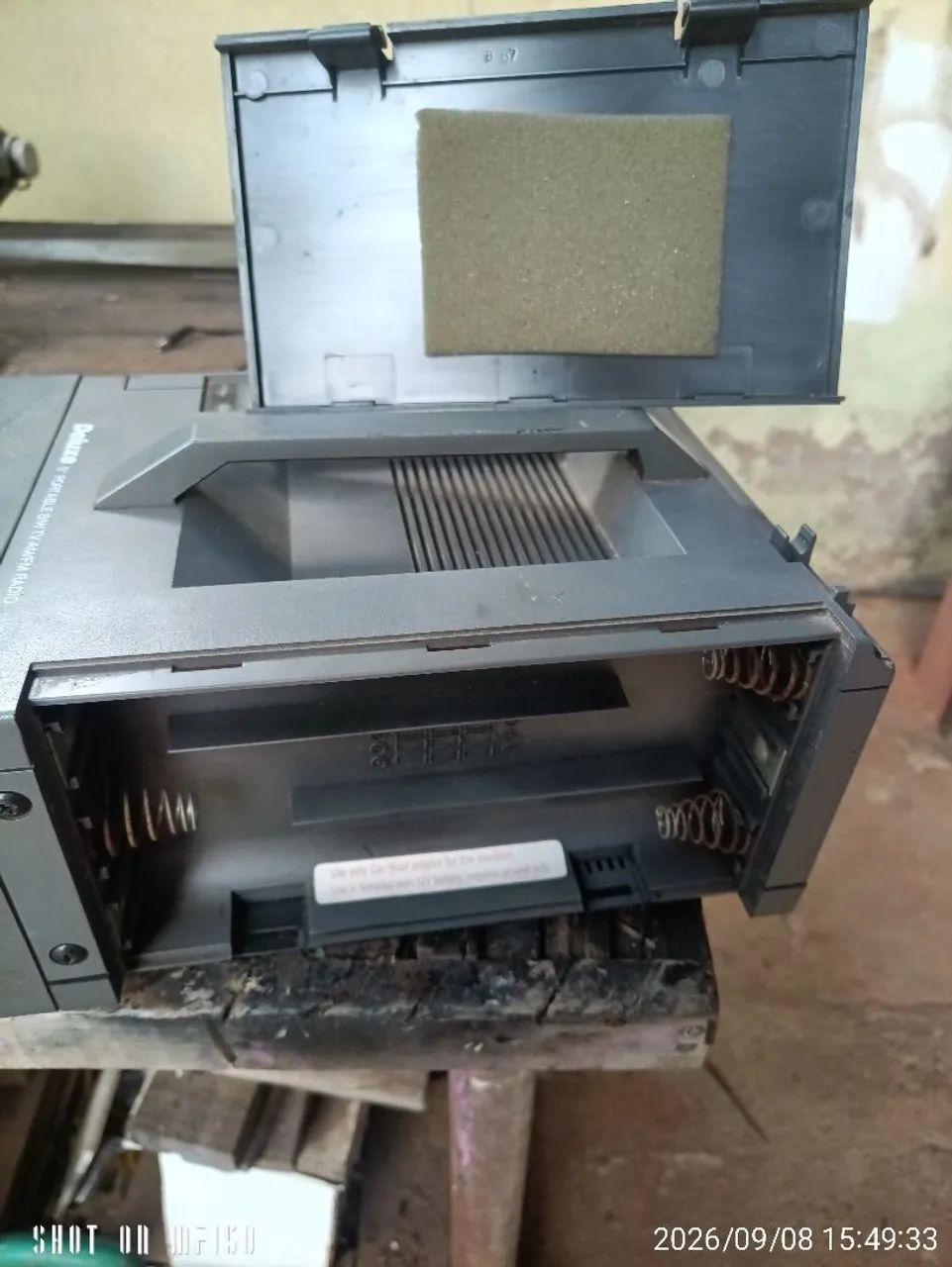 Vendo Mini TV e rádio funciona o rádio a TV não funciona tela de 5 polegadas  - Foto 3