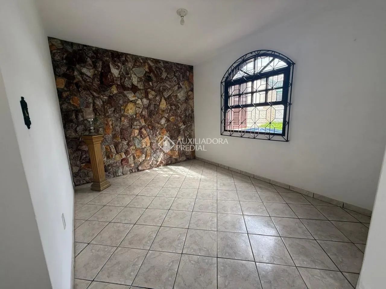 Casa com 05 dormitórios em Barreiros, São José - SC - Foto 3