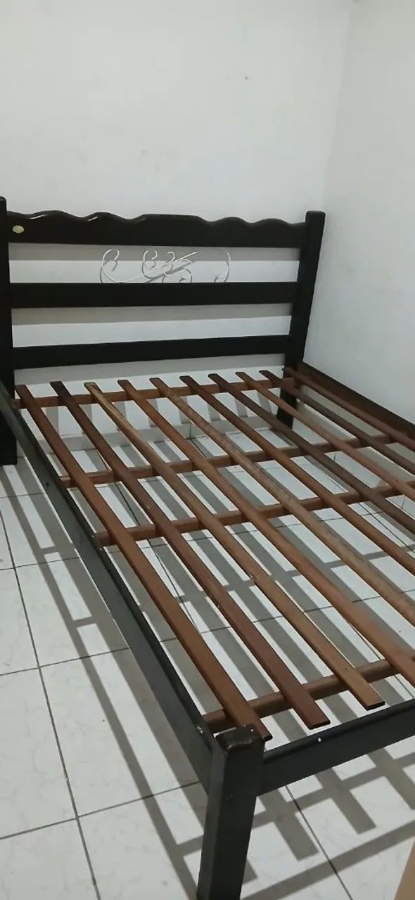 Cama de madeira tamanho casal com material bom e resistente. - Foto 2