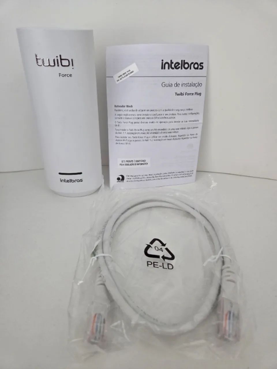 Este é um repetidor/extensor Wi-Fi Mesh Intelbras Twibi Force Plug na cor branca - Foto 2