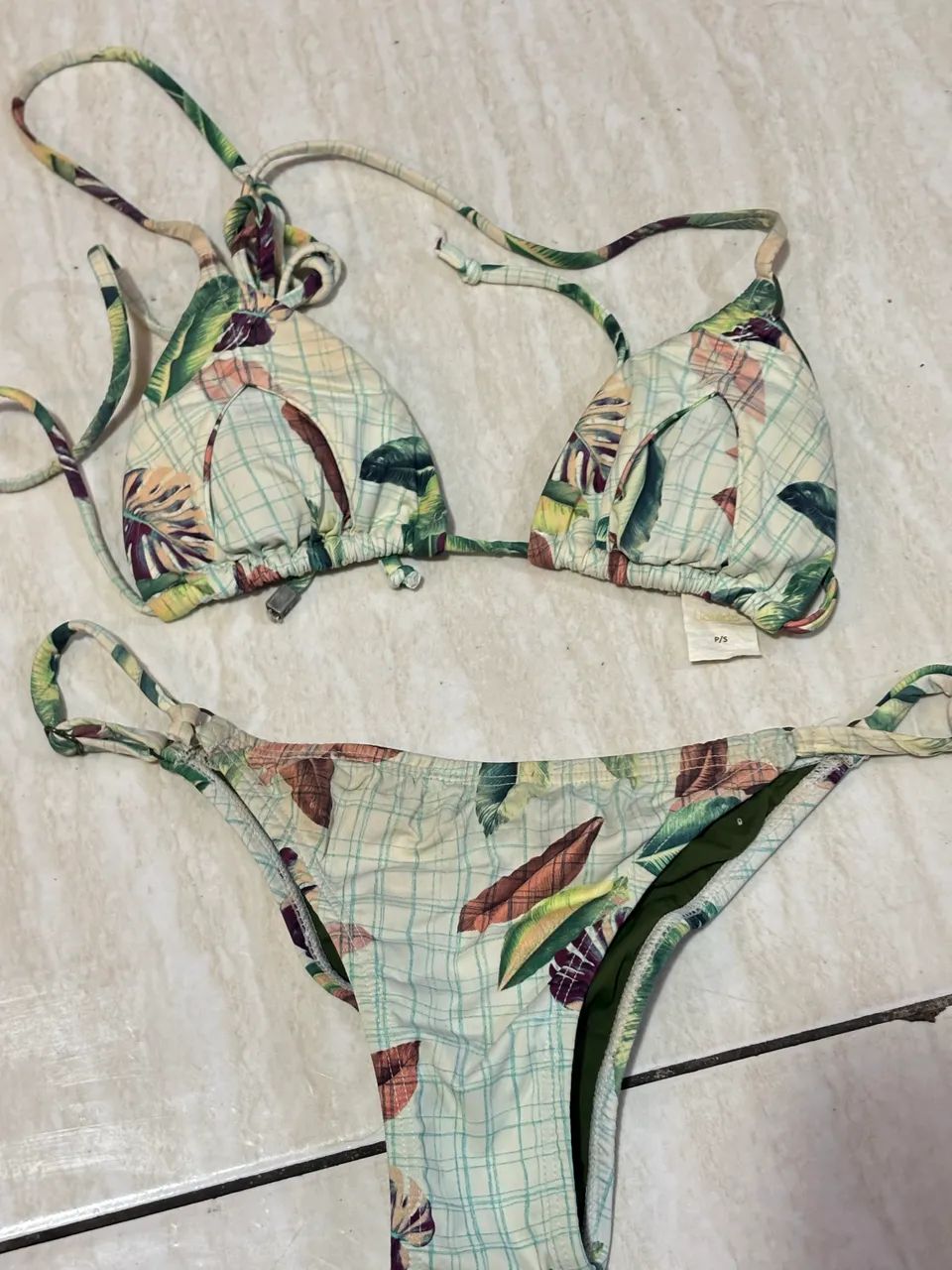Biquíni de amarrar com bojo verde P estampado