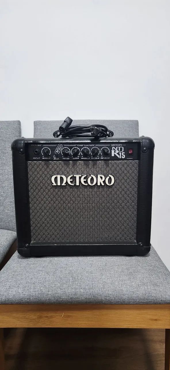 Guitarra (case + cabo) + Amplificador  - Foto 3