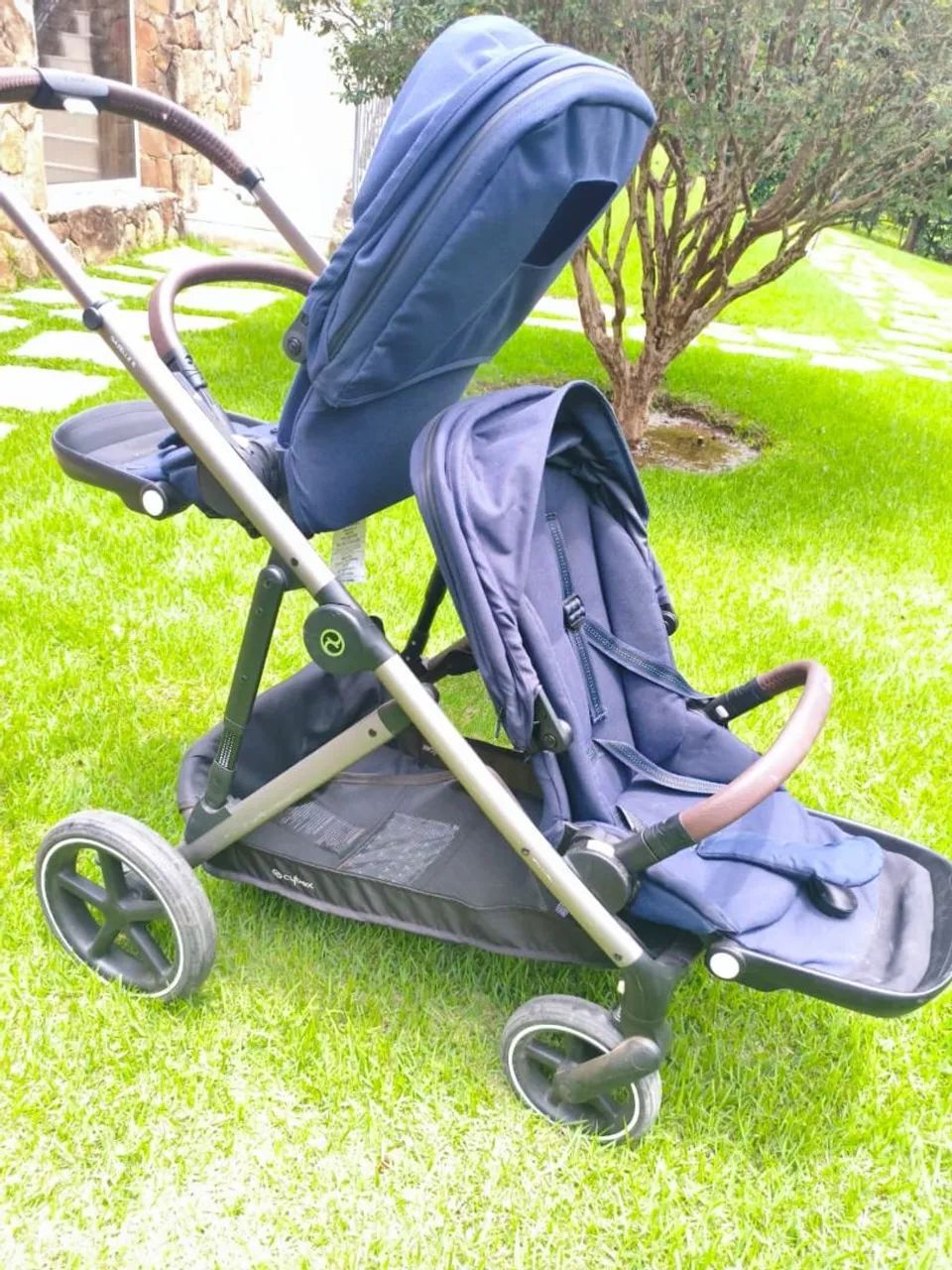 Carrinho de bebê para gêmeos  - Foto 2