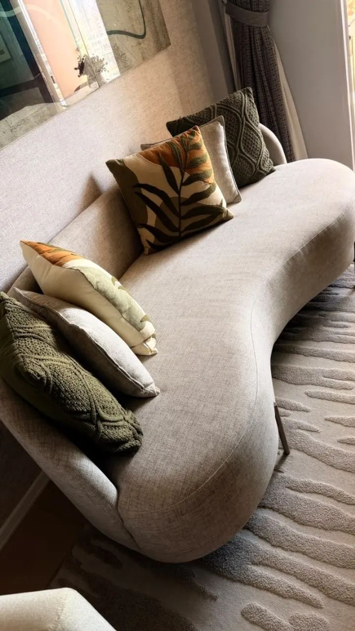 Lindo Sofá de Alto Padrão com Design Orgânico e Moderno - Foto 2