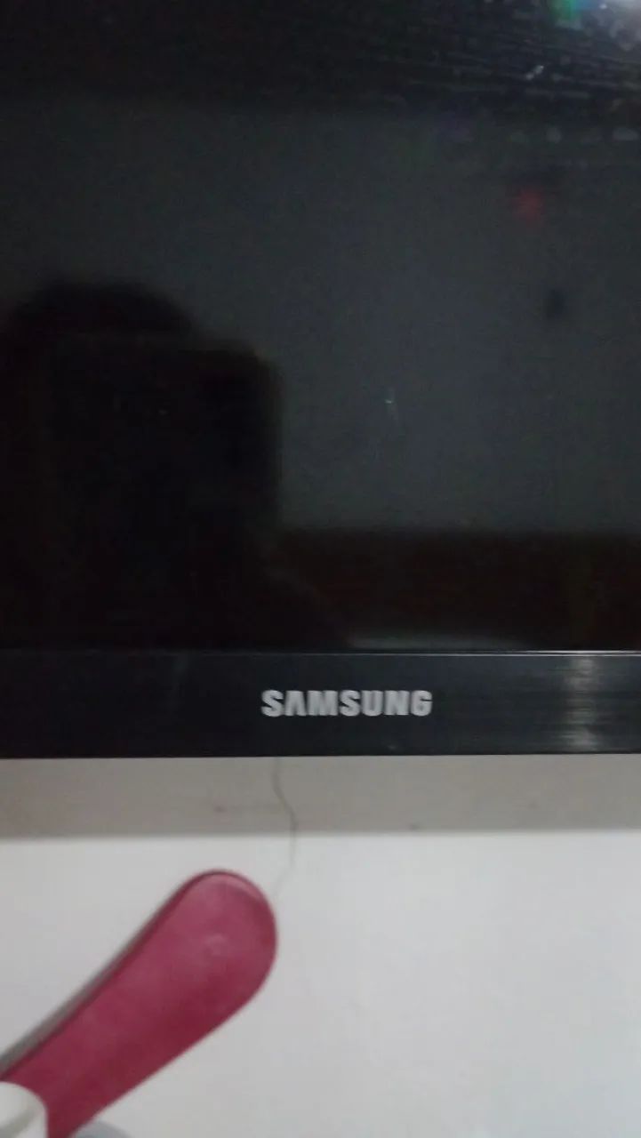 Vendo TV ESMART 32 POLEGADAS .NOVA 800 REAIS CONTATO *25