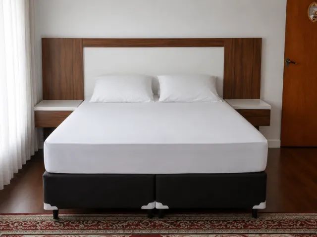 Cama Box Queen com Cabeceira em Madeira Maciça - Foto 2