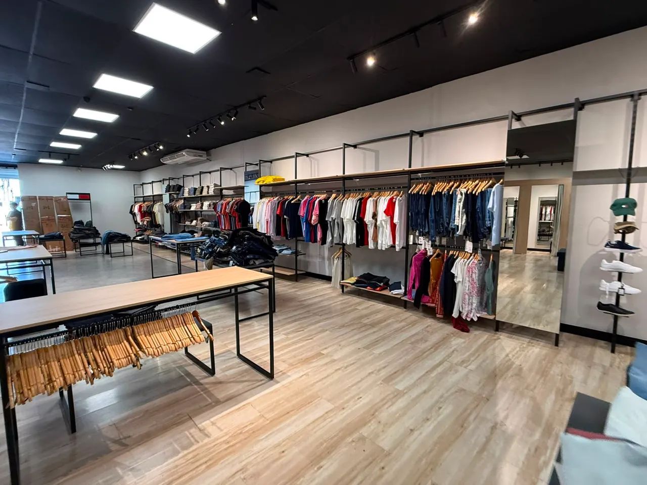 Móveis para loja de roupas 