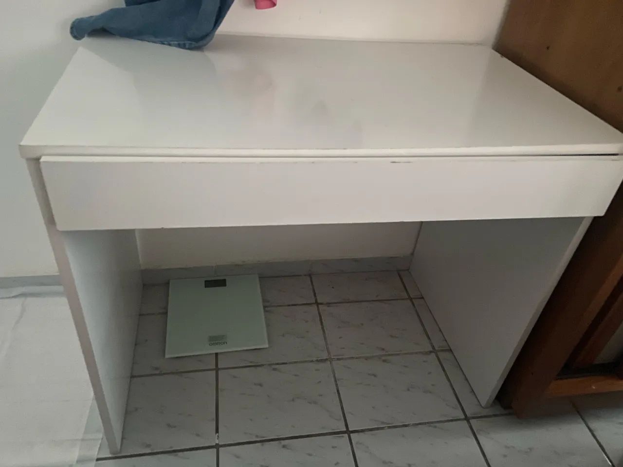 Mesa/Escrivaninha com gaveta 