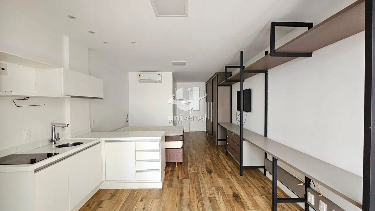 Studio de Alto Padrão | 35m² (útil), Ar e Rooftop