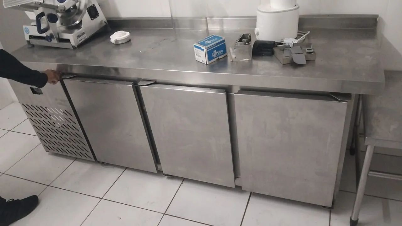 Balcão refrigerado 2.18x60 220v 